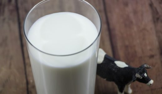 低脂肪牛乳コップ1杯(150g)のカロリーと糖質は？栄養成分も解説！
