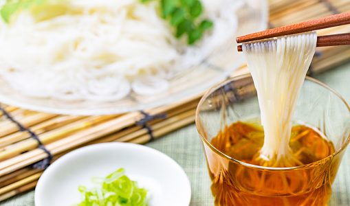 そうめんは冷凍できる？茹でた麺の保存や解凍方法と注意点･作り置きレシピも解説