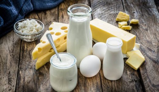 牛乳が臭いのはなぜ？原因･服の臭いを消す方法｜オナラが臭くなるって本当？