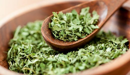 パセリの食べ過ぎで下痢･腹痛に!?効果的な食べ方･副作用･摂取量は1日どれくらい？