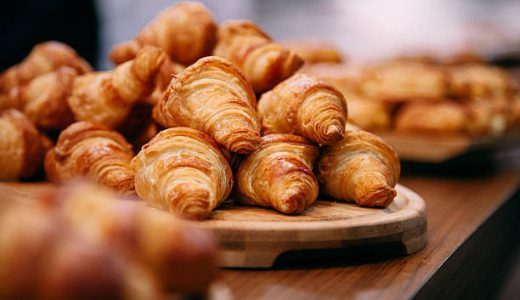 クロワッサンの賞味期限は長い？冷凍保存の方法やおすすめアレンジも紹介！