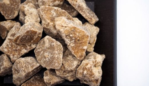 黒砂糖には危険はないの?白砂糖との違いは?黒砂糖ならたくさん食べても大丈夫?