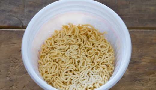 インスタントラーメン1袋(100g)のカロリーと糖質は？栄養成分も解説！