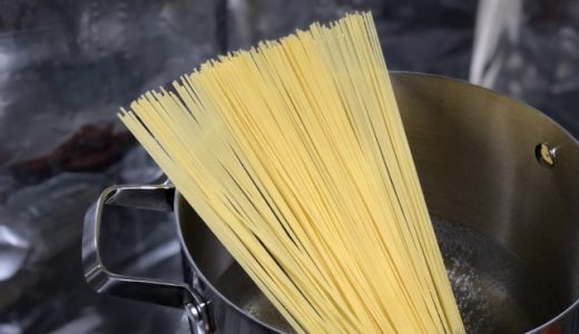 パスタ乾燥1束(100g)・茹で1束(220g)のカロリーと糖質は？栄養成分も解説！