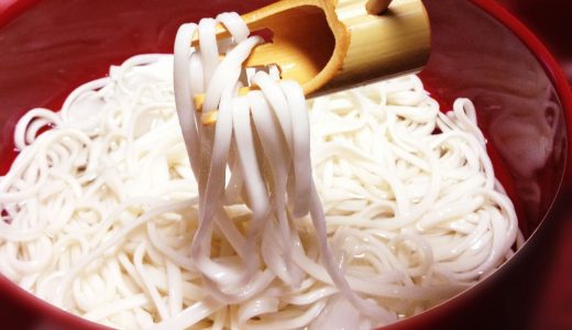 ゆでうどんは茹でないでそのまま食べられる?アレンジレシピも公開!