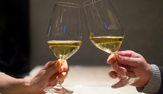 白ワイングラス1杯(100ml)のカロリーと糖質は？栄養成分も解説！