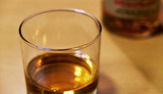 ウイスキーシングル1杯(30ml)のカロリーと糖質は？栄養成分も解説！