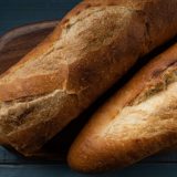 フランスパンに合うおかず料理・スープ｜バゲットとの違いは？