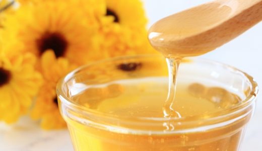 寝る前に蜂蜜を飲むと効果的って本当?ダイエット・虫歯予防・安眠効果の真相とは