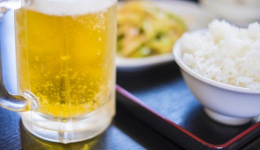 寝る前にビールを飲むのは危険?飲むタイミングや量のポイントを紹介します