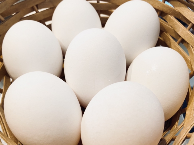 卵にひび割れがあったときって食べられる ひび割れ卵の賞味期限ってどのくらい お役立ち 季節の耳より情報局