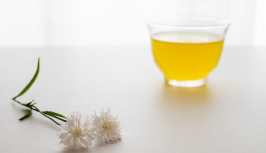 緑茶はアレルギーを抑える?花粉症の症状を抑える飲み物と酷くする飲み物について