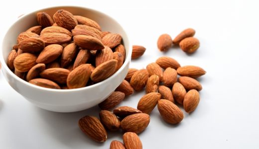 寝る前にアーモンドは食べても良いの?睡眠の質を上げる?食べ方と注意点を紹介