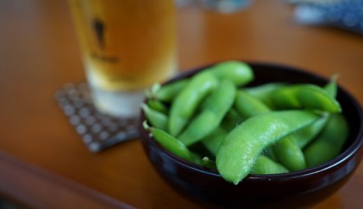 寝る前に枝豆を食べると体に良いの?大豆に含まれる成分が睡眠の質を改善する理由