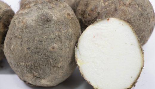 皮付きのまま茹でた里芋の子芋は簡単に皮がむける?簡単な下処理の方法を紹介