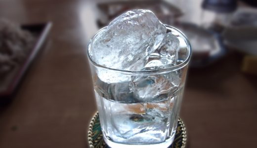 寝る前に焼酎を飲んでもOK?お酒に含まれるアルコールが睡眠の質を高める理由