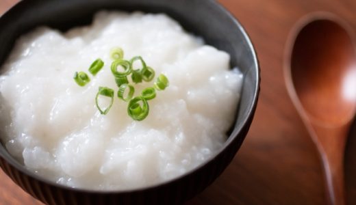 寝る前におかゆを食べると快眠になるって本当?寝る前に食べると太る食べ物とは?
