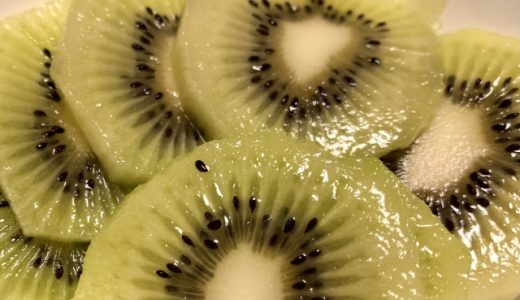 キウイの紅妃やレインボー レッドの違いとは?どんな品種があるの?それぞれの特徴