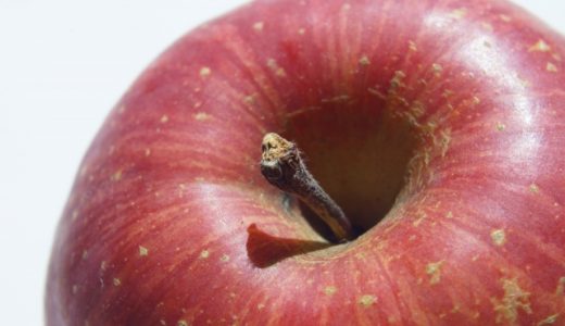 シャリシャリなりんごを見分けるポイントは?品種や新鮮さによって食感が変わる?