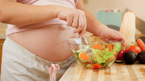 パセリは妊娠中 妊婦 でも食べられる 栄養 効果 危険性 影響は お役立ち 季節の耳より情報局