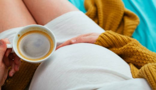 妊娠中(妊婦)でもカフェインレスコーヒーなら飲める!デカフェは何杯まで?