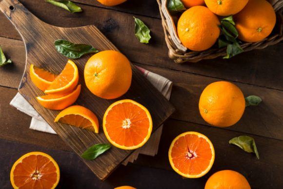 ネーブルオレンジの保存方法 賞味期限 冷凍の切り方 解凍 食べ方 お役立ち 季節の耳より情報局