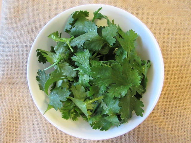 フレッシュミントとコリアンダーのナンディッパー ライタのレシピ