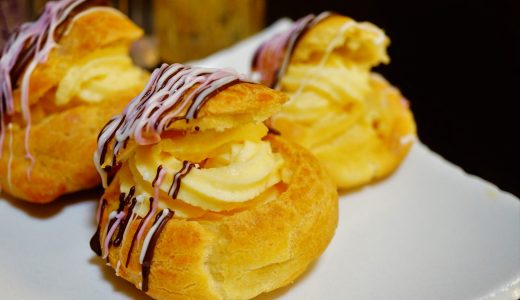 シュークリームを冷蔵庫でサクサクに保つ方法は？冷凍したら食感は？