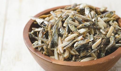 妊娠中(妊婦)にアーモンド小魚はおすすめ!食べ過ぎは危険?効果は?