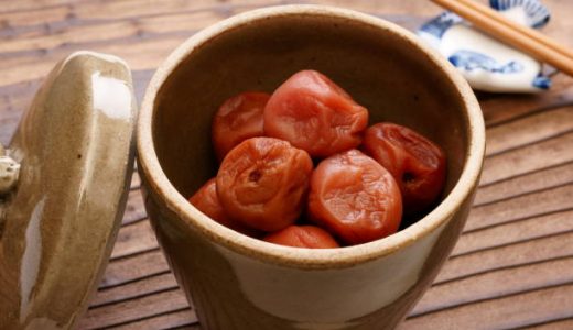 梅干しが口臭予防に効果的!殺菌･抗菌力◎口の匂いを消す食べ物は?