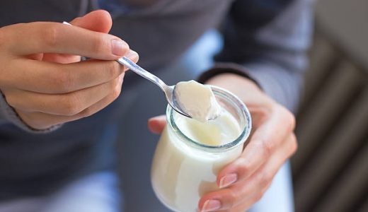 ヨーグルトの食べ過ぎでおならが出る?おならがよく出る食べ物とは