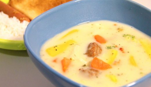 ホワイトソースとベシャメルソースの違いって？どんな料理に使う？