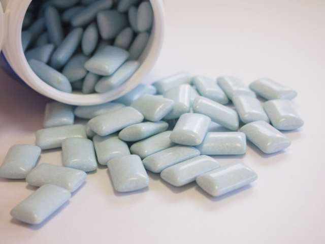 賞味期限切れや腐りそうな食品は冷凍できますか？