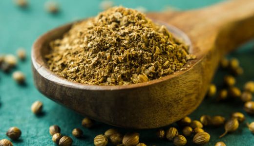 コリアンダーとシードパウダーの違い｜カレー以外の使い方･効能は?