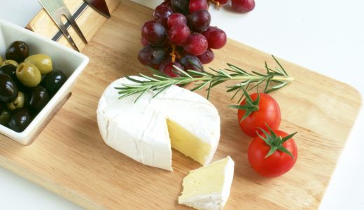 ブリーチーズに白カビがふわふわ生えてきた…原因は？食べられる？