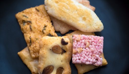 あけぼのチーズおかきの味はまずい?美味しい?太る?カロリーは?