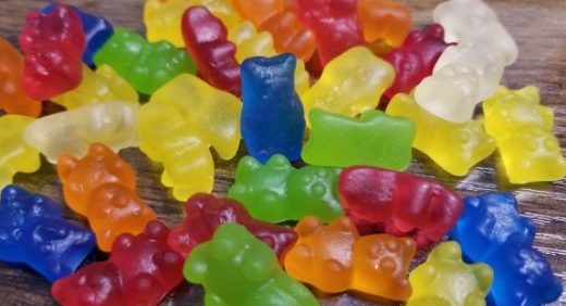 グミで歯が痛いのはなぜ？糖分やクエン酸が原因？知覚過敏の可能性も？