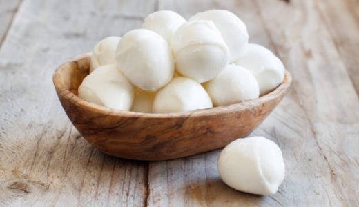 モッツァレラチーズに青カビ･ピンクに変色は腐ってる?冷凍方法は?