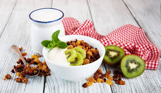 ヨーグルトは朝･夜どっちが効果的?夜は太る?デメリット･食べ方