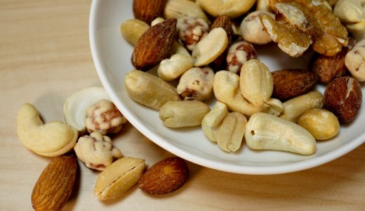 夜ナッツを食べるのは危ない？危険な理由と食べて良い時間帯も紹介