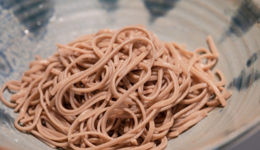 そばで頭痛が出る人もいる?アレルギーや血糖値の上下が関係?