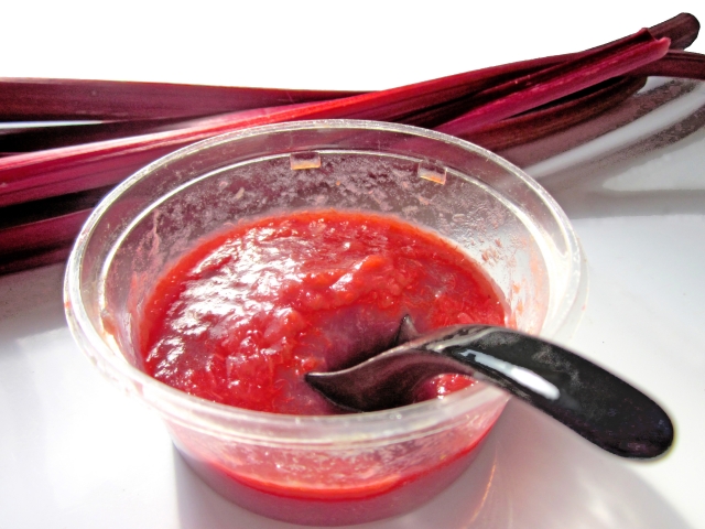 ルバーブジャムの味はまずい おいしい おすすめの使い方は お役立ち 季節の耳より情報局