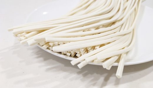 スーパーの生うどんは冷凍保存できる？保存から解凍までの方法や期間、レシピも