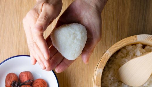 前日のおにぎりは次の日食べられる?一晩常温保存はOK?パサパサに?