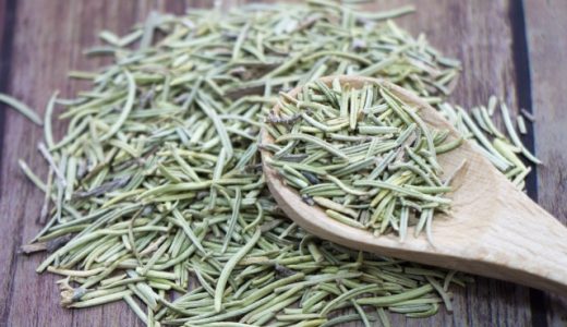 ローズマリーティーは寝る前に飲むのが最適?どんな効能があるの?