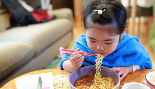 アンパンマンらーめんは何歳から食べられる?塩分やアレルギーに注意?
