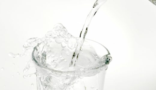 いろはすは天然水じゃない?ただの水?砂糖の量に注意が必要なの?