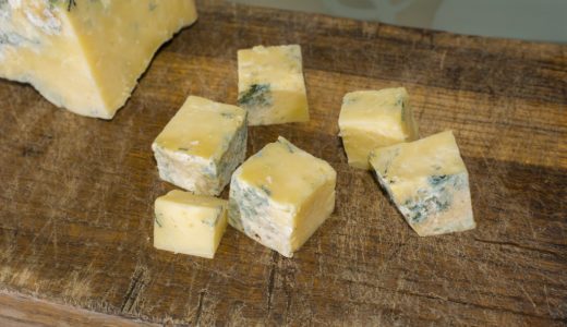 チーズの黒い部分はカビ？食べられる？腐ったチーズを食べてしまった！