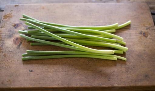 ニンニクの芽によるアレルギー症状｜胃もたれ･めまい･かゆみ!