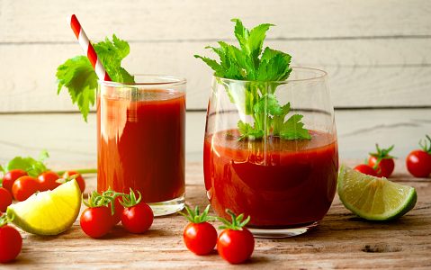 トマトジュースのメリット&デメリット｜効果･飲み過ぎは体に悪い?